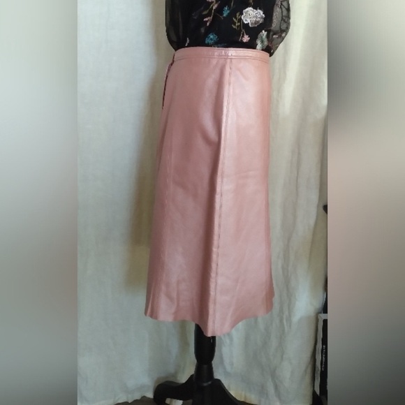 Pink Metallic BCBG Maxazria 100% leather Knee Length Skirt Size 6 Sissy Pricess - Picture 5 of 8